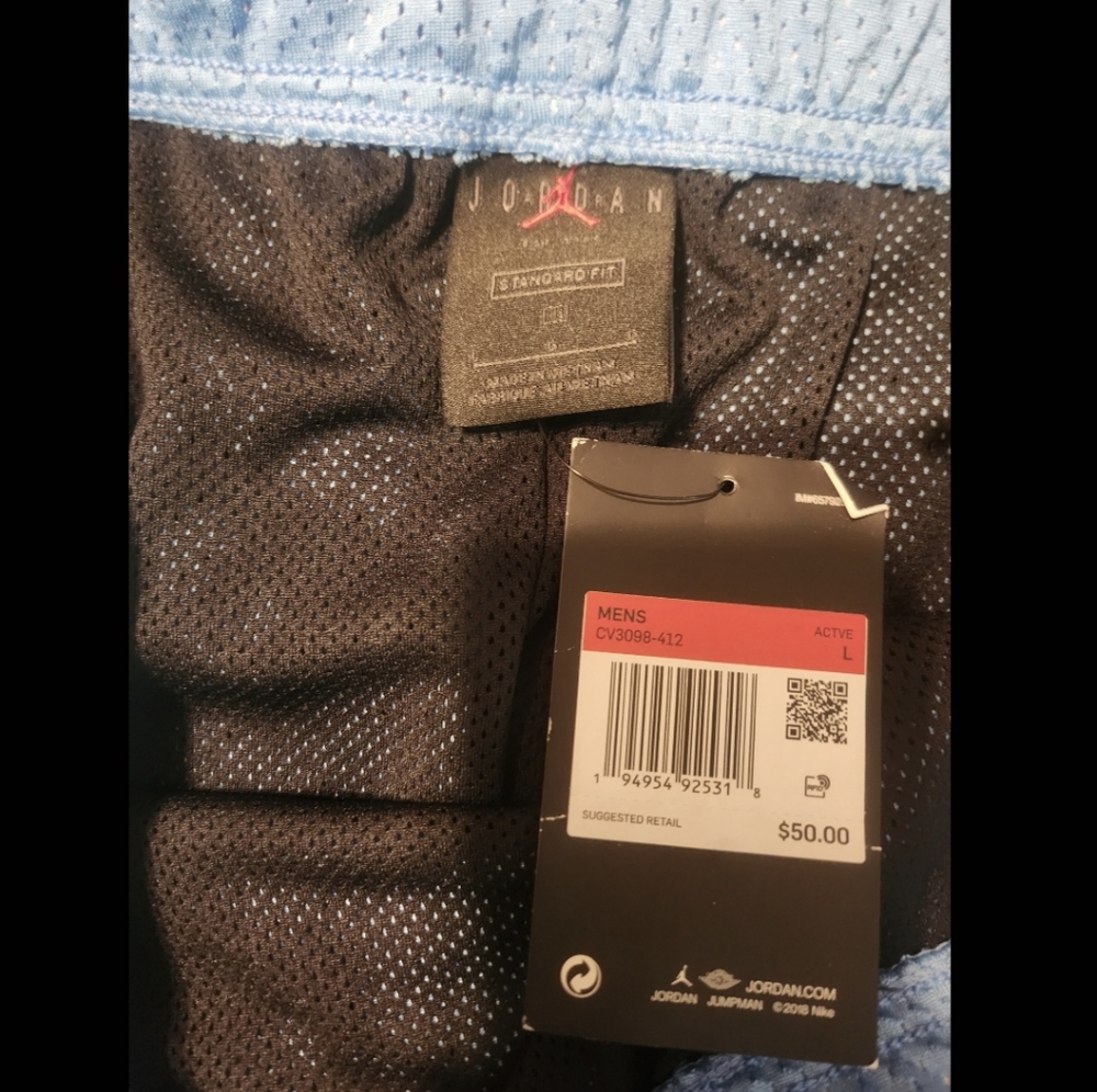 *NWT AIR JORDAN Basketball shorts (UNC BLUE) SZ. L